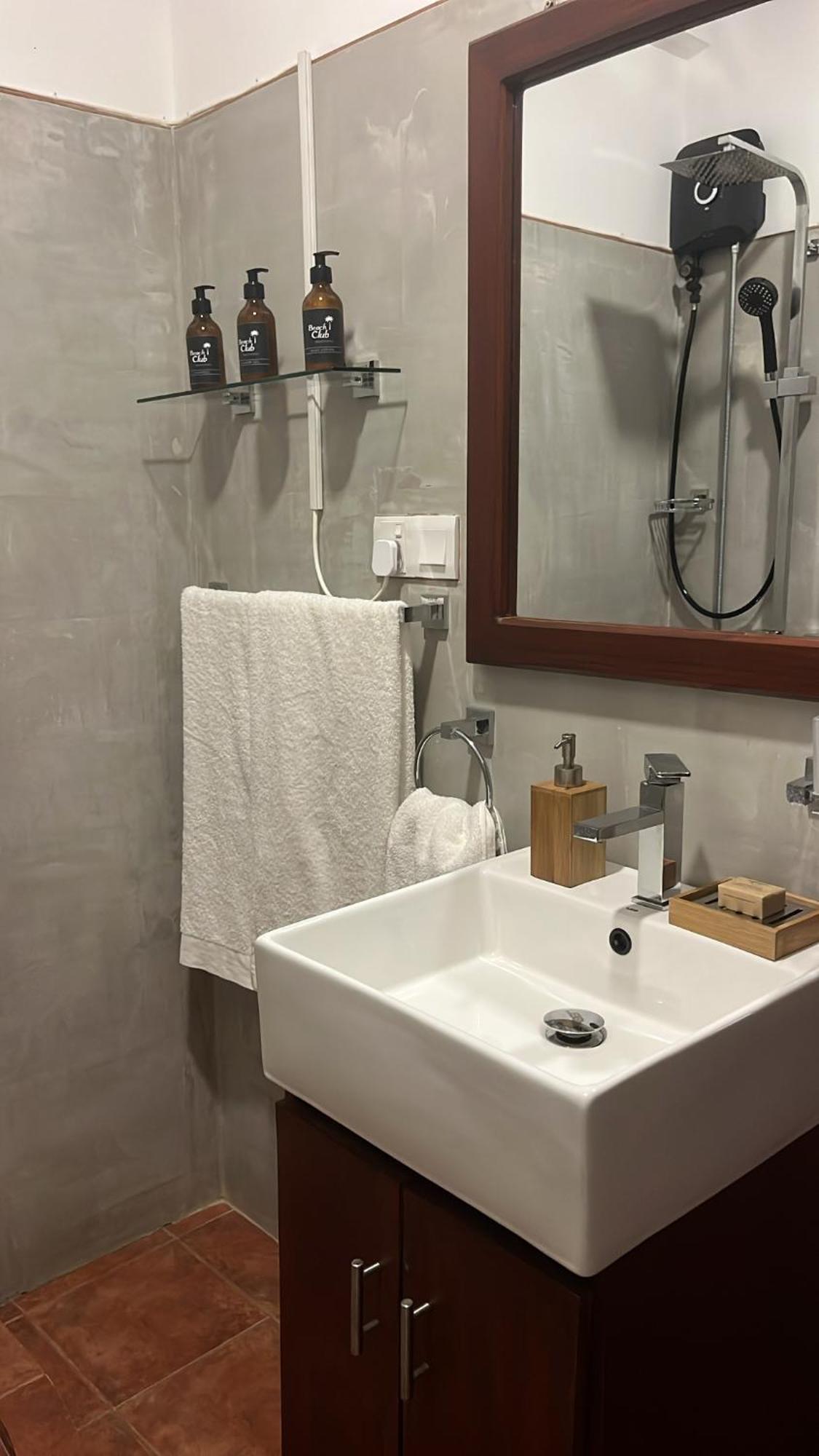אינדורואה Beach Club Apartments מראה חיצוני תמונה